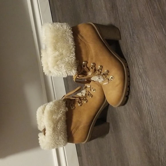 GUESS BOOTS - Picture 2 of 4